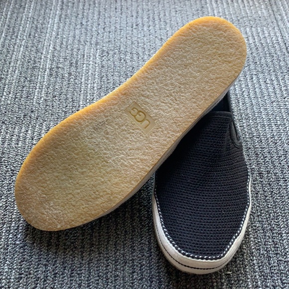 UGG Slip-on Sneaker / Size 7 - Picture 3 of 5
